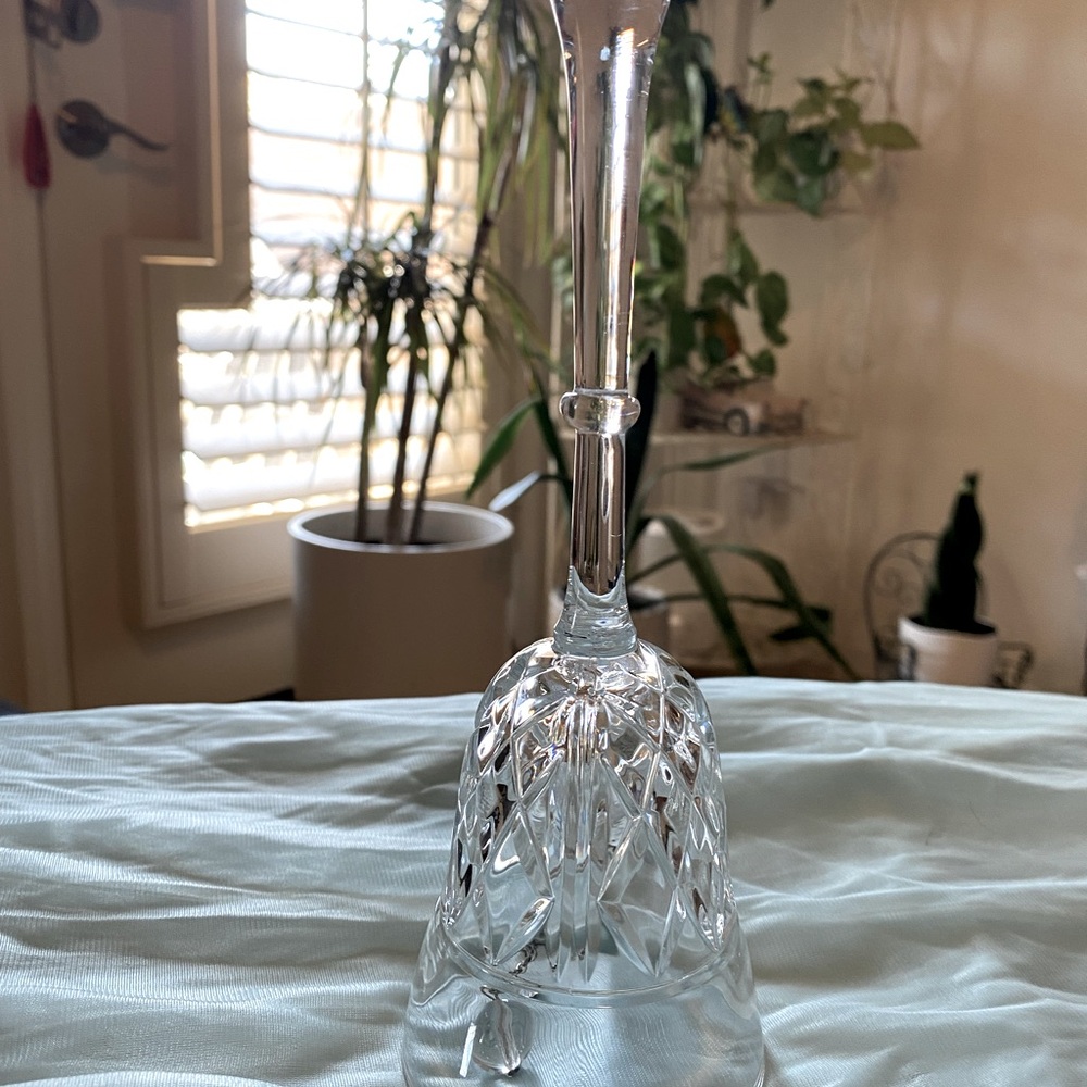 CRYSTAL CUT BELL - Picture 4 of 6